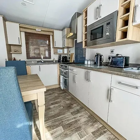 Beautiful Caravan With Decking At Carlton Meres Holiday Park, Suffolk Ref 60001M Saxmundham Exterior photo