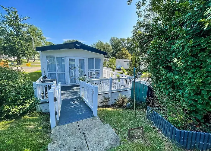 Beautiful Caravan With Decking At Carlton Meres Holiday Park, Suffolk Ref 60001M
