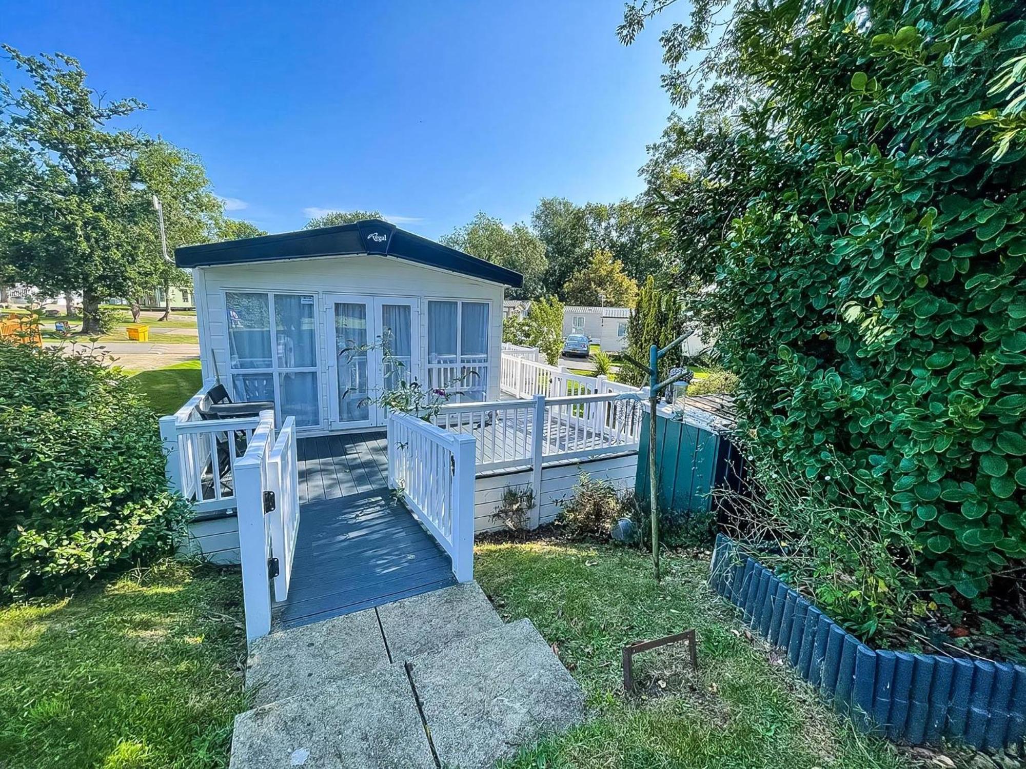 Beautiful Caravan With Decking At Carlton Meres Park, Suffolk Ref 60001m Campsite Saxmundham