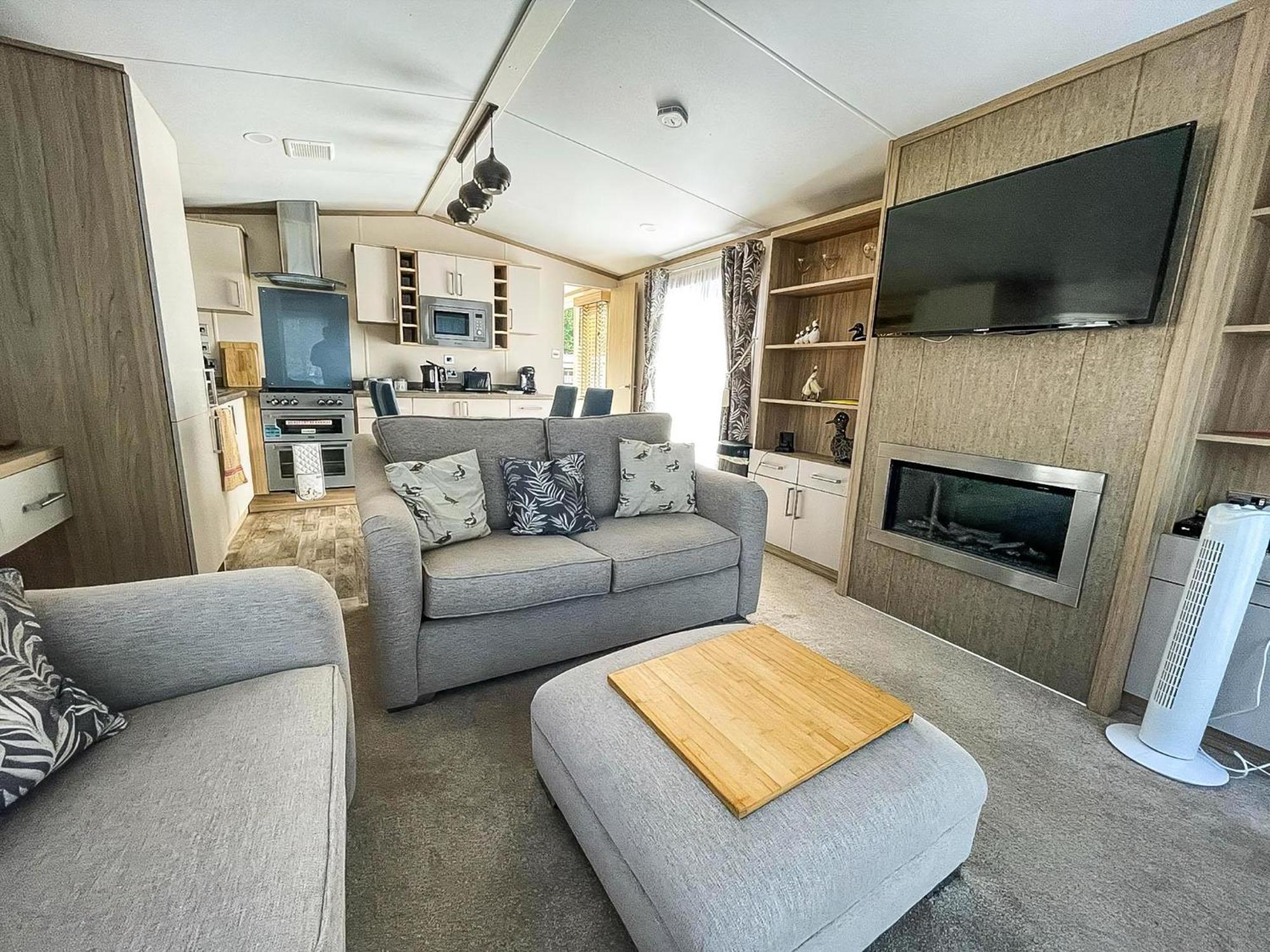 Beautiful Caravan With Decking At Carlton Meres Park, Suffolk Ref 60001m